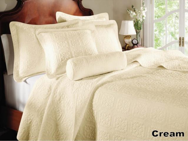 pre_1531027391__claudia-cream-1275x957.j